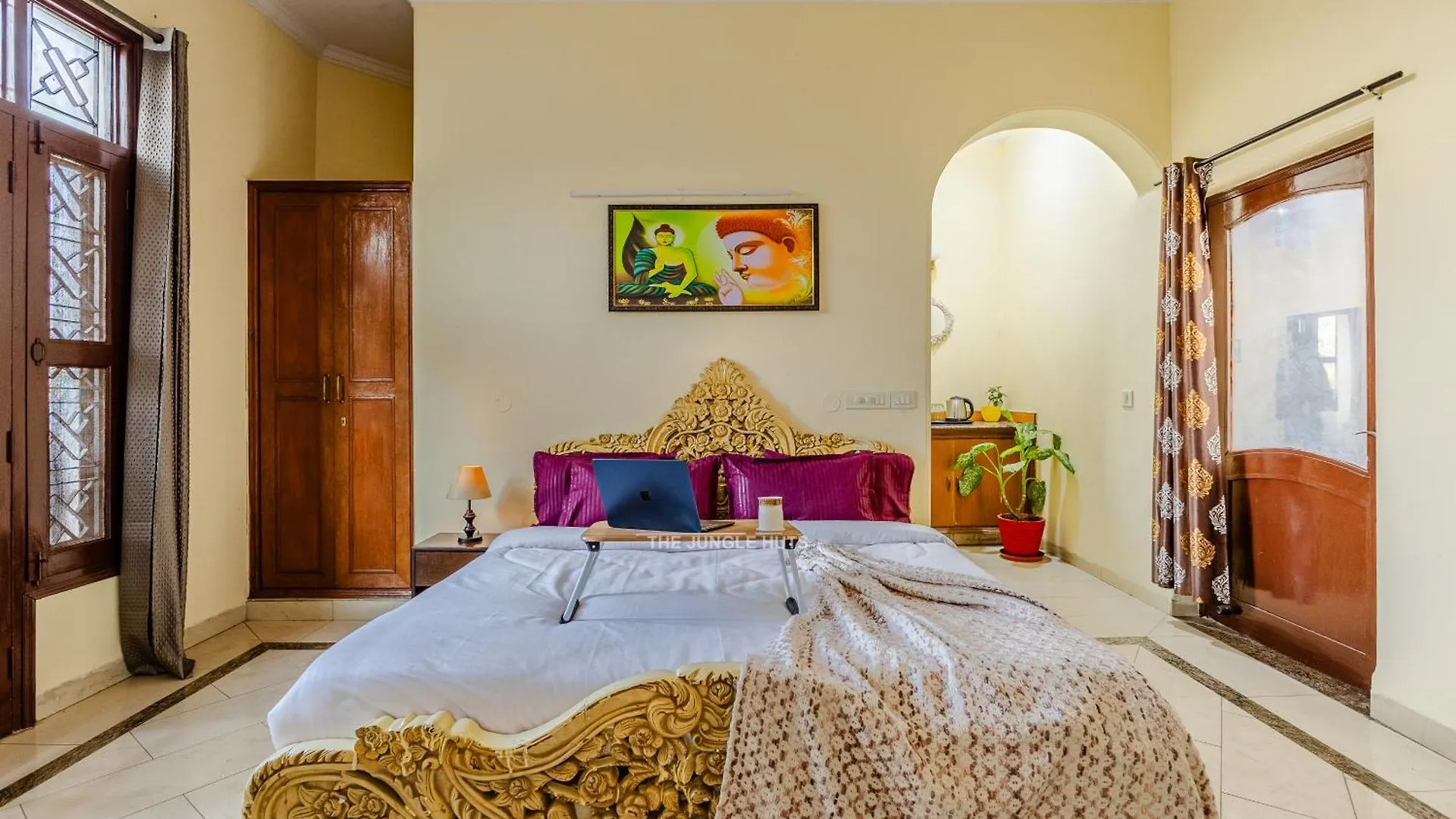 فندق The Jungle Huts Farm غورغاون مكان تخييم