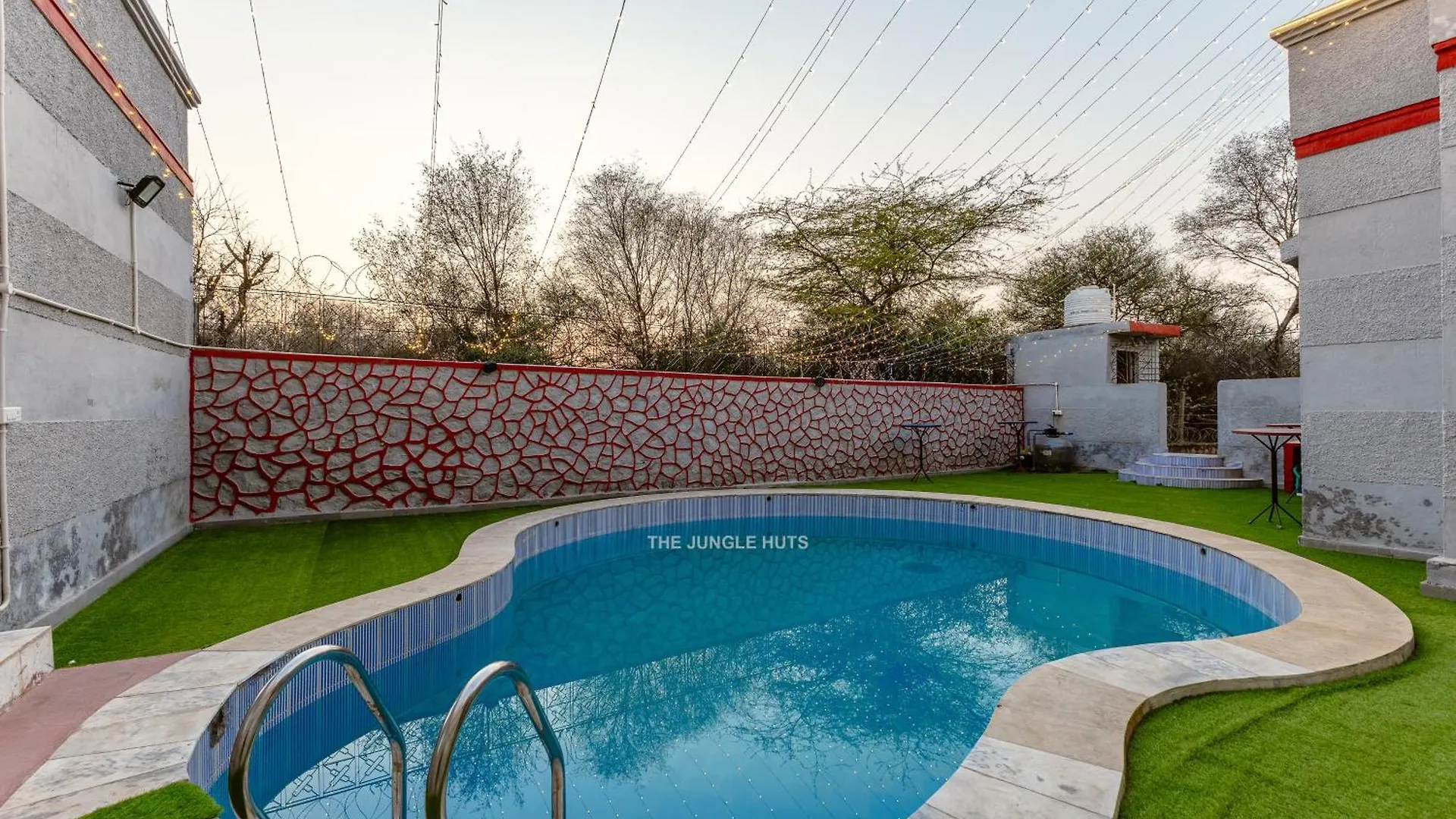 فندق The Jungle Huts Farm غورغاون مكان تخييم